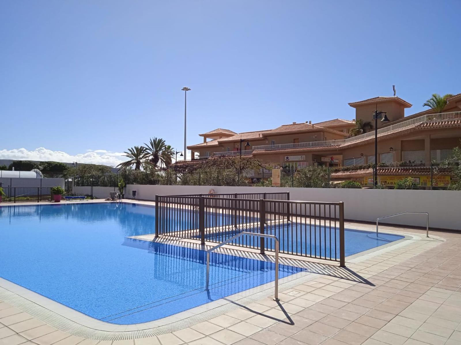 Firstline Apartment Los Cristianos Arona  Exterior foto