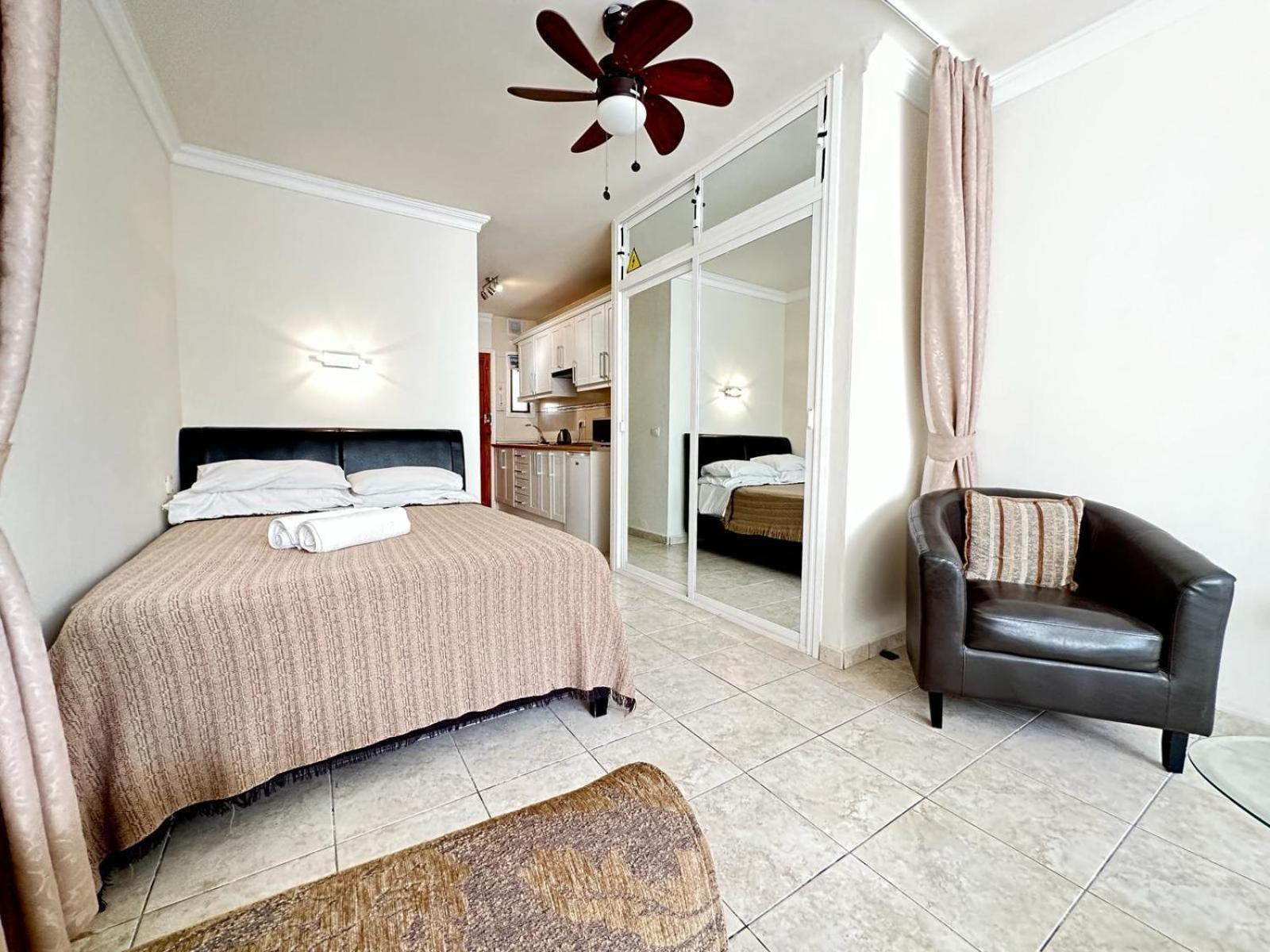 Firstline Apartment Los Cristianos Arona  Exterior foto
